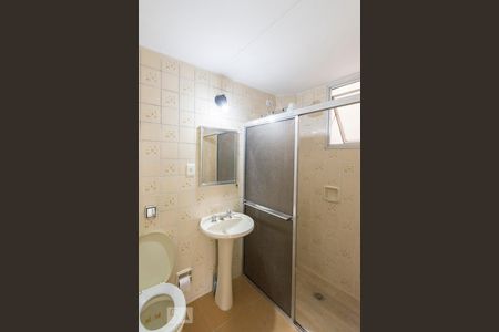Banheiro de apartamento à venda com 2 quartos, 64m² em Jardim Ivana, São Paulo