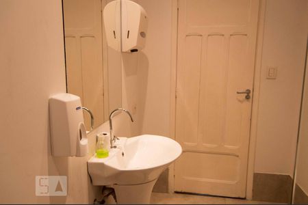 Casa à venda com 160m², 2 quartos e 3 vagas Casa à venda com 160m², 2 quartos e 3 vagasBanheiro 3