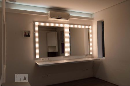 Casa à venda com 160m², 2 quartos e 3 vagas Casa à venda com 160m², 2 quartos e 3 vagasSalão 3 - Detalhe