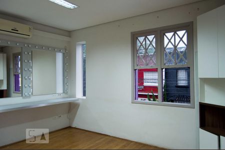 Casa à venda com 160m², 2 quartos e 3 vagas Casa à venda com 160m², 2 quartos e 3 vagasSalão 3