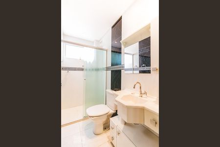 Banheiro de apartamento à venda com 2 quartos, 130m² em Partenon, Porto Alegre