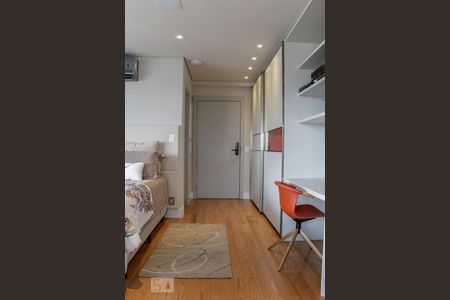 Corredor de kitnet/studio para alugar com 1 quarto, 52m² em Itaim Bibi, São Paulo