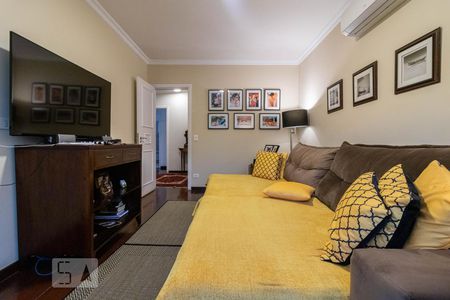 Sala de TV de casa de condomínio à venda com 4 quartos, 465m² em Alphaville Residencial Zero, Barueri