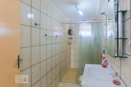 Banheiro de casa para alugar com 2 quartos, 90m² em Vila Brasilina, São Paulo