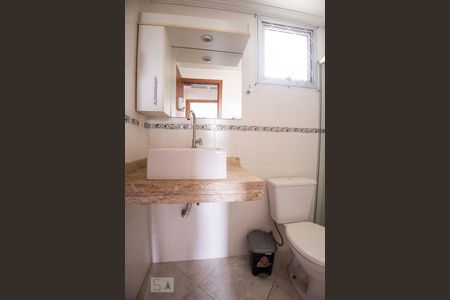 banheiro de apartamento para alugar com 3 quartos, 76m² em Jd Von Zuben, Campinas