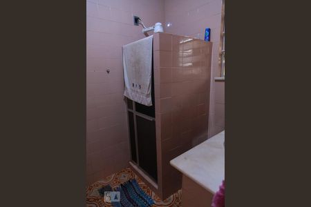 Banheiro de casa à venda com 1 quarto, 80m² em Del Castilho, Rio de Janeiro