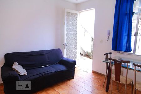 Sala de casa à venda com 1 quarto, 80m² em Del Castilho, Rio de Janeiro