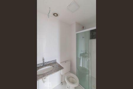 Banheiro de apartamento para alugar com 2 quartos, 54m² em Jardim Imperador, Guarulhos