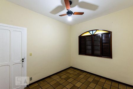 Quarto 1 de casa à venda com 4 quartos, 150m² em São Lourenço, Niterói