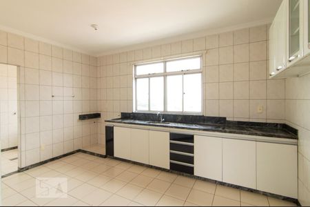 Cozinha de apartamento para alugar com 3 quartos, 90m² em Serrano, Belo Horizonte