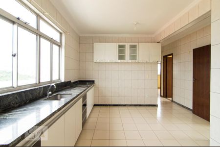 Cozinha de apartamento para alugar com 3 quartos, 90m² em Serrano, Belo Horizonte