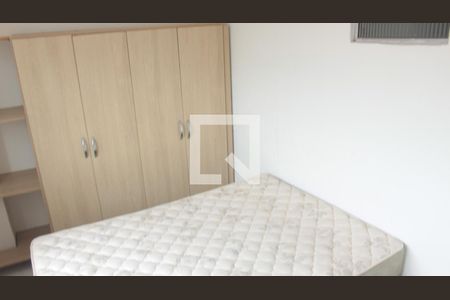 Quarto de casa para alugar com 1 quarto, 40m² em Jardim Monte Kemel, São Paulo