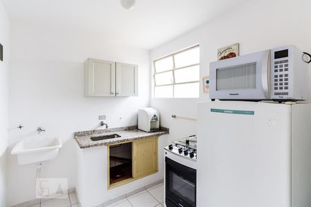 Cozinha de apartamento para alugar com 1 quarto, 50m² em Vila Buarque, São Paulo