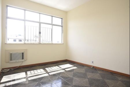 Quarto 1 de apartamento para alugar com 2 quartos, 95m² em Jardim Guanabara, Rio de Janeiro