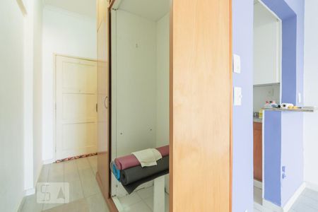 Corredor de kitnet/studio para alugar com 1 quarto, 35m² em Centro, Rio de Janeiro