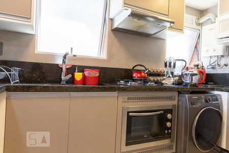 Cozinha de apartamento à venda com 1 quarto, 48m² em Auxiliadora, Porto Alegre