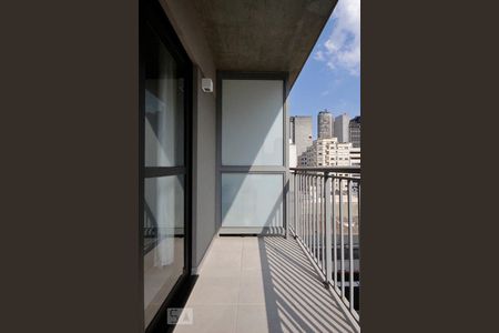 Varanda de kitnet/studio para alugar com 1 quarto, 29m² em República, São Paulo