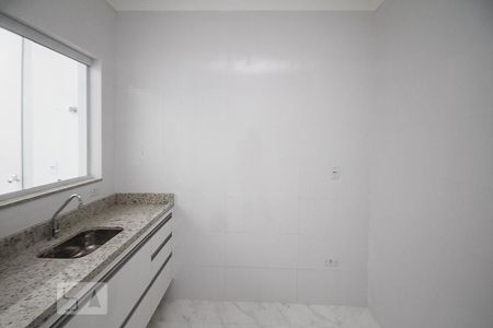 Cozinha de casa de condomínio para alugar com 2 quartos, 63m² em Penha de França, São Paulo