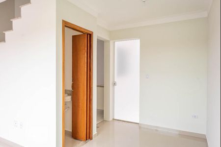 Sala de casa de condomínio para alugar com 2 quartos, 63m² em Penha de França, São Paulo