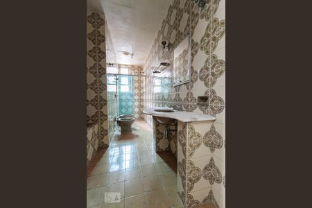 Banheiro social de apartamento à venda com 3 quartos, 180m² em Sion, Belo Horizonte