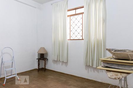 Quarto de casa à venda com 2 quartos, 96m² em Navegantes, Porto Alegre