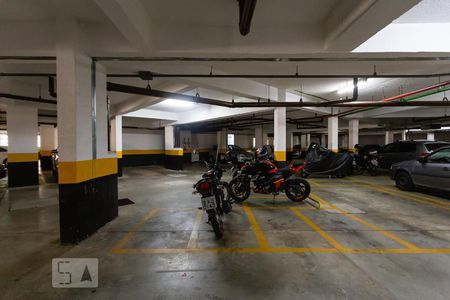 Garagem de apartamento à venda com 2 quartos, 50m² em Vila Satúrnia, Campinas