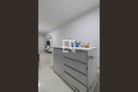 Sala/Cozinha de casa de condomínio à venda com 2 quartos, 72m² em Vila Araguaia, São Paulo