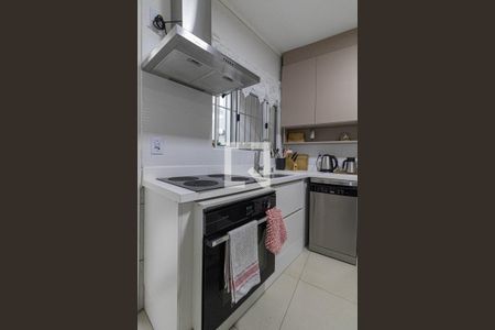Sala/Cozinha de casa de condomínio à venda com 2 quartos, 72m² em Vila Araguaia, São Paulo