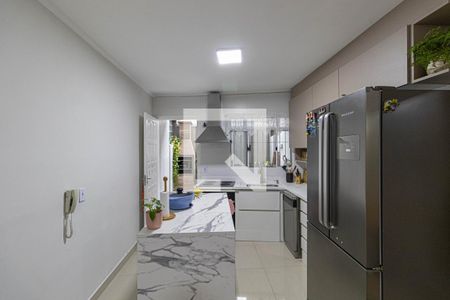 Sala/Cozinha de casa de condomínio à venda com 2 quartos, 72m² em Vila Araguaia, São Paulo