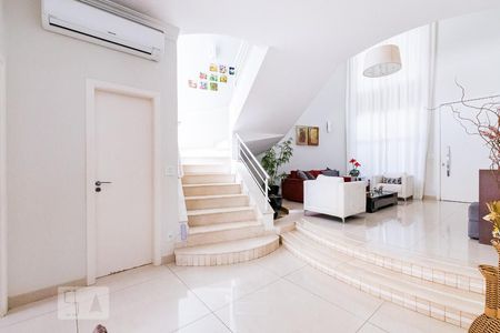 Sala de casa de condomínio à venda com 4 quartos, 350m² em Vila Hollândia, Campinas