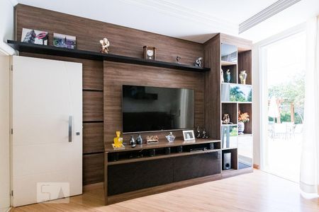 Sala de TV de casa de condomínio à venda com 4 quartos, 350m² em Vila Hollândia, Campinas