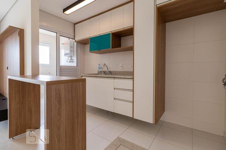 Cozinha de apartamento para alugar com 1 quarto, 50m² em Empresarial 18 do Forte, Barueri