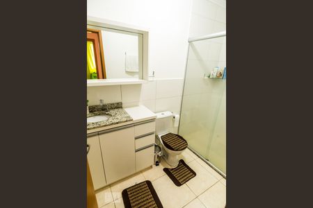 Banheiro de apartamento para alugar com 2 quartos, 48m² em Protásio Alves, Porto Alegre