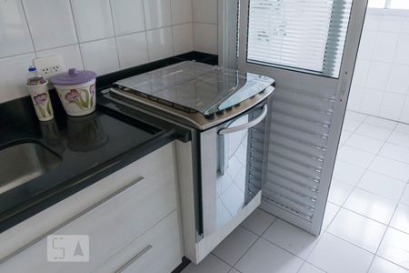 Cozinha (Fogão) de apartamento para alugar com 2 quartos, 64m² em Ipiranga, São Paulo