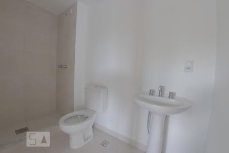 Banheiro 2 de apartamento para alugar com 2 quartos, 60m² em Nonoai, Porto Alegre