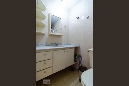 Banheiro de apartamento para alugar com 1 quarto, 42m² em Botafogo, Campinas