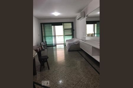 Apartamento para alugar com 80m², 3 quartos e sem vagaSala