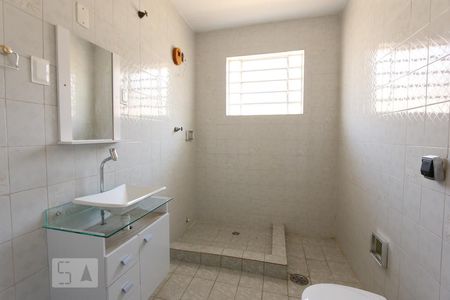 banheiro de casa à venda com 3 quartos, 110m² em Lauzane Paulista, São Paulo