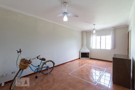 Casa para alugar com 4 quartos, 200m² em Bairro Alto, Curitiba