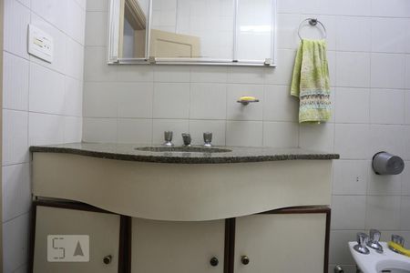 Banheiro de apartamento à venda com 1 quarto, 76m² em Bela Vista, São Paulo