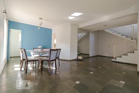 Sala de casa de condomínio para alugar com 3 quartos, 120m² em Parque Imperador, Campinas