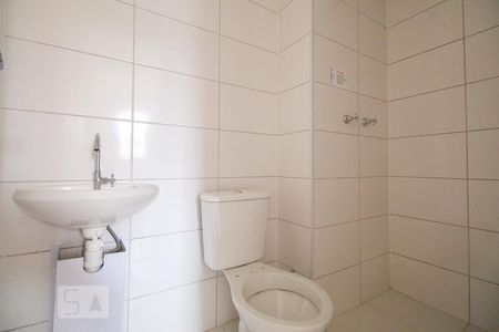 Banheiro de apartamento para alugar com 2 quartos, 40m² em Vila Ema, São Paulo
