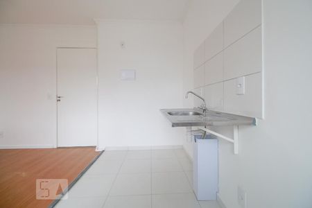 Cozinha de apartamento para alugar com 2 quartos, 40m² em Vila Ema, São Paulo