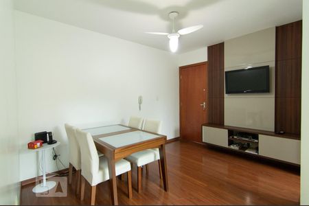 Sala de apartamento à venda com 2 quartos, 56m² em Manacás, Belo Horizonte