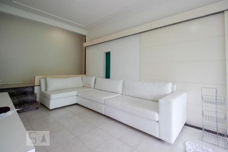 Sala de Estar de casa de condomínio à venda com 3 quartos, 1500m² em Vargem Pequena, Rio de Janeiro