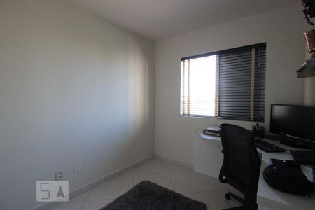 Quarto 2 de apartamento para alugar com 2 quartos, 57m² em Jardim Íris, São Paulo