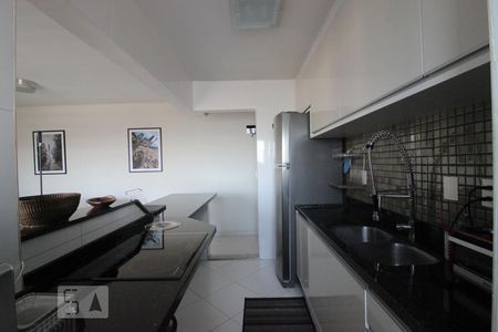 Cozinha de apartamento para alugar com 2 quartos, 57m² em Jardim Íris, São Paulo
