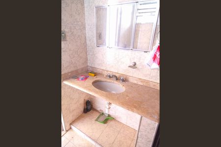 Banheiro de apartamento para alugar com 2 quartos, 70m² em Cascadura, Rio de Janeiro