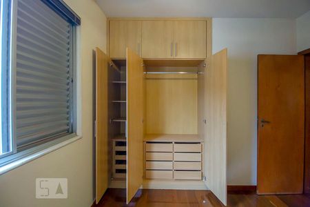 Quarto de apartamento à venda com 4 quartos, 121m² em Coração Eucarístico, Belo Horizonte