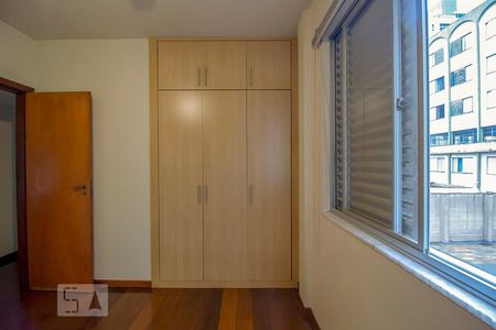 Quarto de apartamento à venda com 4 quartos, 121m² em Coração Eucarístico, Belo Horizonte